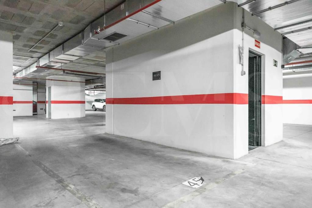Cozy With Parking In The Center By Rems Lägenhet